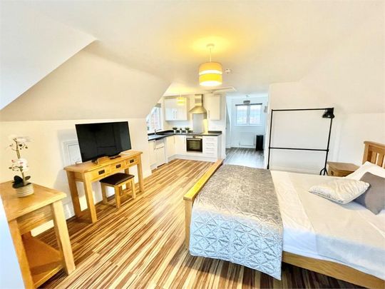 Studio to rent - Photo 1