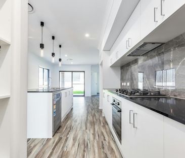 Four Bedroom Home! - Photo 2