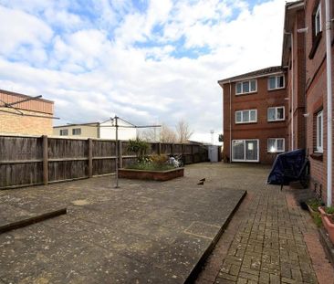 2 bedroom flat to rent - Photo 6