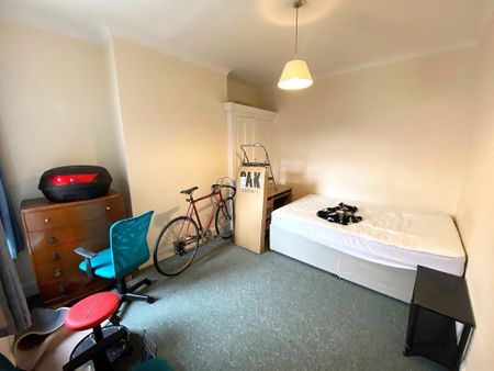 4 bedroom terraced house to rent - Photo 5