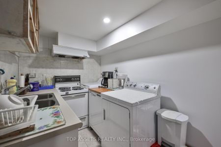 178 Royal Orchard (Basement) Boulevard #Basement - Photo 2