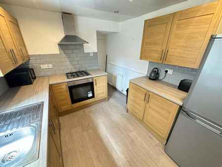 5 bedroom terraced house to rent - Photo 5
