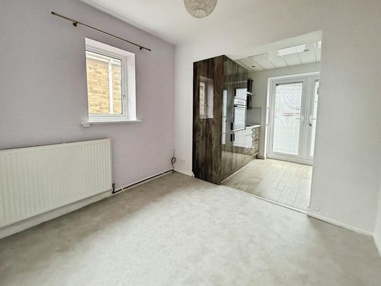 2 bedroom bungalow to rent - Photo 1