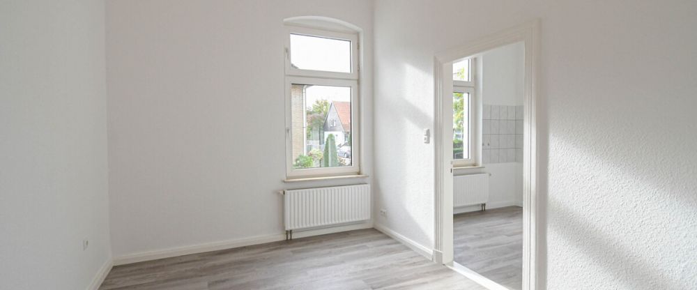 6659 - Sofort Bezugsfrei! Attraktive 4-Zimmer-Wohnung in weißer Altbauvilla im Herzen von Oldenburg! - Photo 1