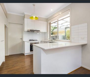 Immaculate Townhouse Ideal for Family Living - Photo 3