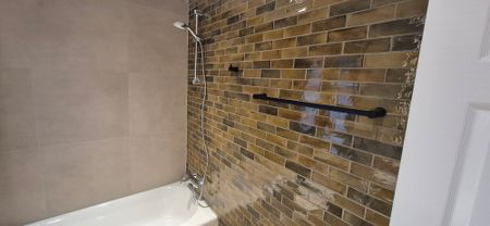 Studio TOUT INCLUS : Internet Illimité, TV, Lit, Électros! PRÊT-À-VIVRE! - Photo 4