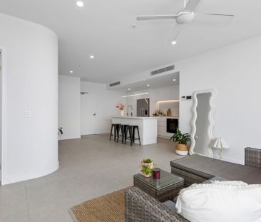 Stylish Coastal Living in "Seaclusion" – Palm Beach - Photo 2