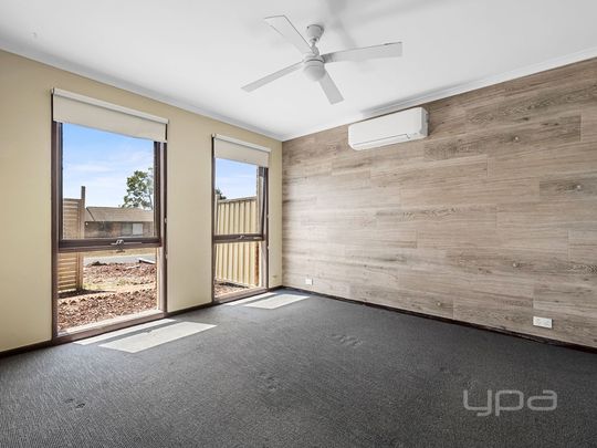 4 Pinnacle Crescent, Brookfield - Photo 1