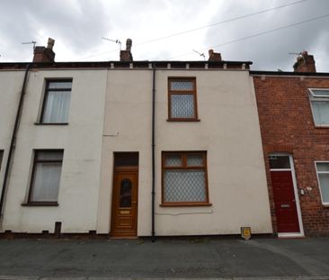 2 Bedroom Terraced House - Photo 2