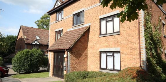 Oriental Road, Woking - Photo 3