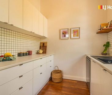 Stylish 3-Bedroom Brick Home for Rent - Photo 5