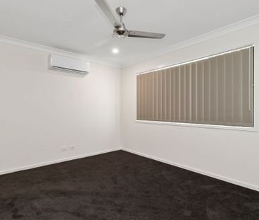 Modern 3-Bedroom Townhouse in Central Coomera - Photo 6