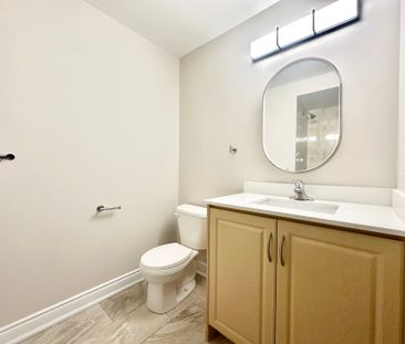 For Lease - 3682 Banff Court, Mississauga, Ontario - Photo 4