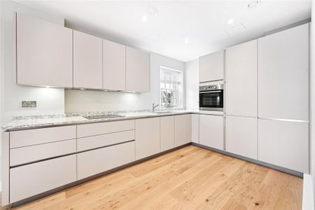 3 bedroom flat to rent - Photo 4