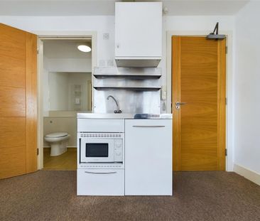 1 bedroom property to rent - Photo 1