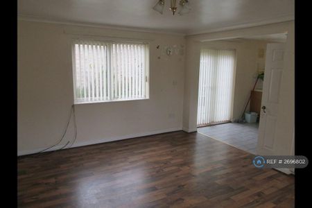 3 bedroom end of terrace house to rent - Photo 5