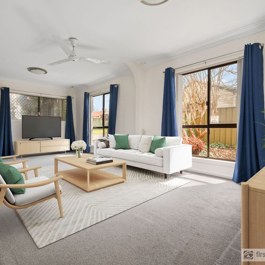 Charming Home with Studio in the Heart of Bathurst - Photo 1