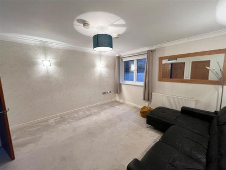 3 bedroom townhouse to rent - Photo 2