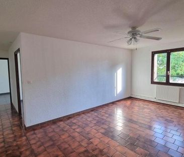 Location Appartement 3 pièces 82m² PONT DU CHATEAU 63430 - Photo 2