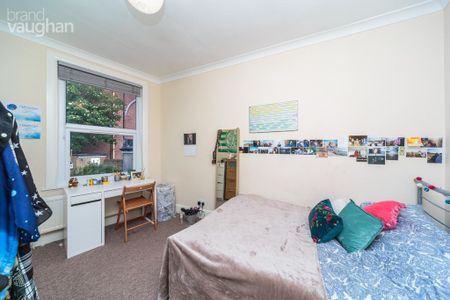 4 bedroom terraced house to rent - Photo 5