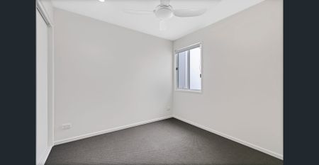 Stunning Terrace Home - Photo 2