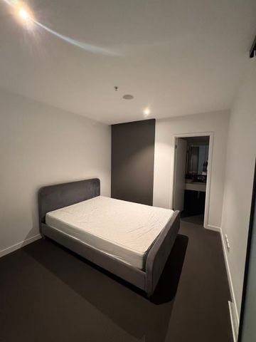 Next to DFO Shopping Centre and Southern Cross Station! - Photo 3