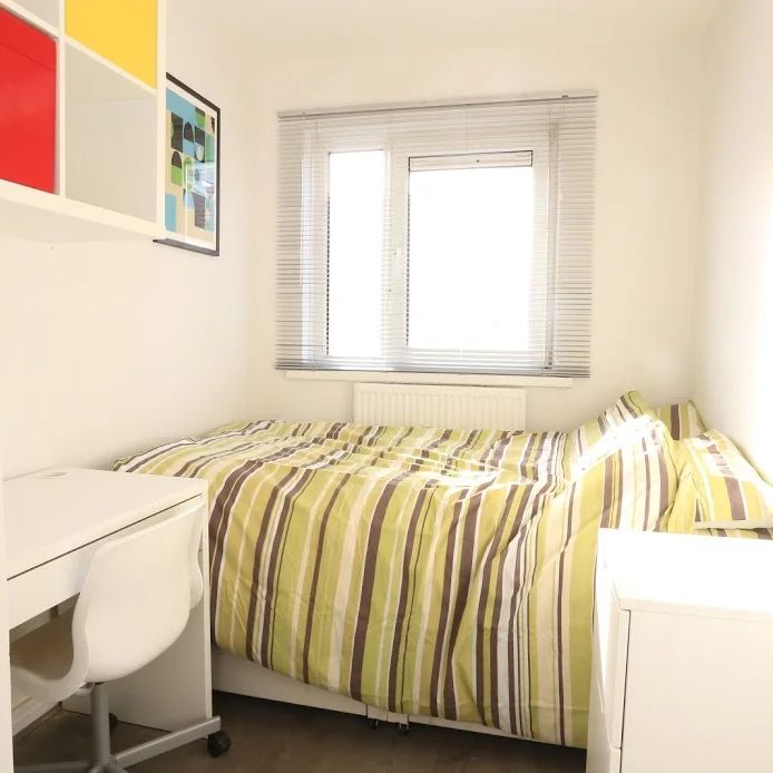 Langdon House – Room 4 - Photo 1
