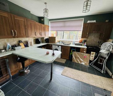 3 bedroom semi-detached house to rent - Photo 5