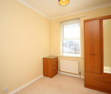 3 bedroom semi-detached house to rent - Photo 5