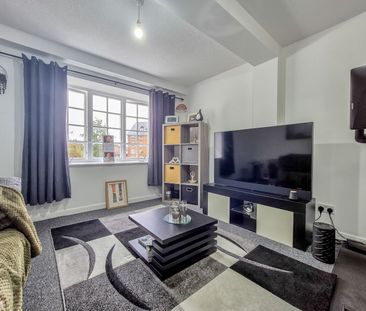 Priors Court, CM21, Sawbridgeworth - Photo 5