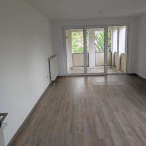 - 2 - Raumwohnung mit Balkon in Radebeul - Photo 2