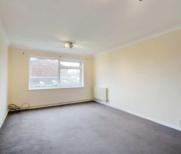 2 bed flat to rent in Tithe Court, Slough, SL3 - Photo 6