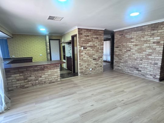 Spacious in South Kalgoorlie – Close to highschools - Photo 1