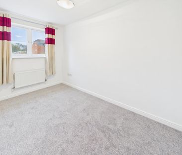 3 bedroom end of terrace house to rent - Photo 2