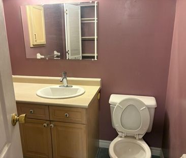 For Lease - 6121 Maplegate Circle Unit# Bsmt, Mississauga, Ontario - Photo 4