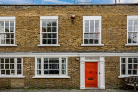 2 bedroom mews to rent - Photo 2