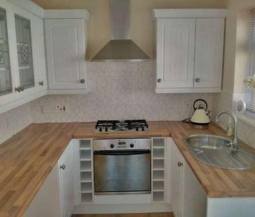 St. Cuthbert Avenue, Wells, BA5 - Photo 2