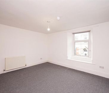 4 bedroom terraced house to rent - Photo 4