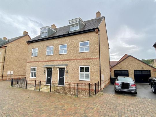 3 bedroom semi-detached house to rent - Photo 1