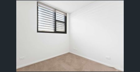 Modern Two-Bedroom Apartment - Photo 4