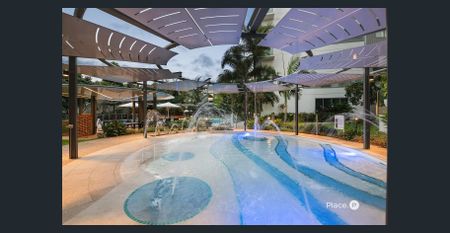 Top-Floor Apartment in the Heart of West End - Unfurnished - Photo 2