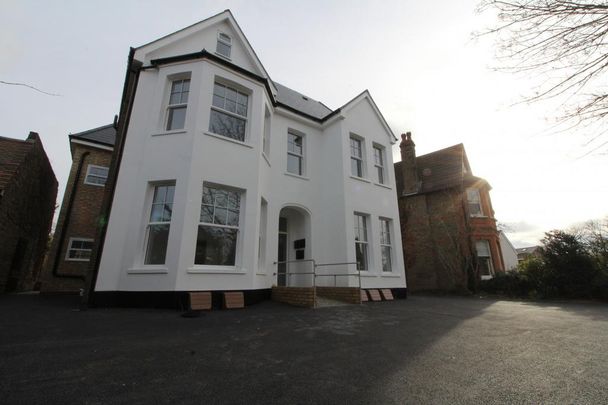 3 bedroom apartment to rent - Photo 1