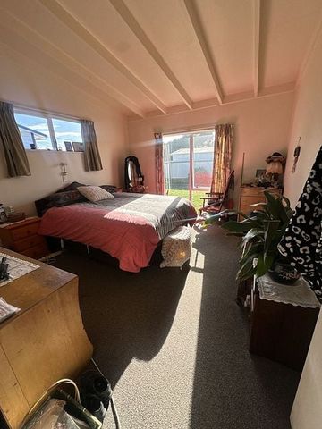 Hidden Tidy Easy Living On Reeve Street - Photo 2