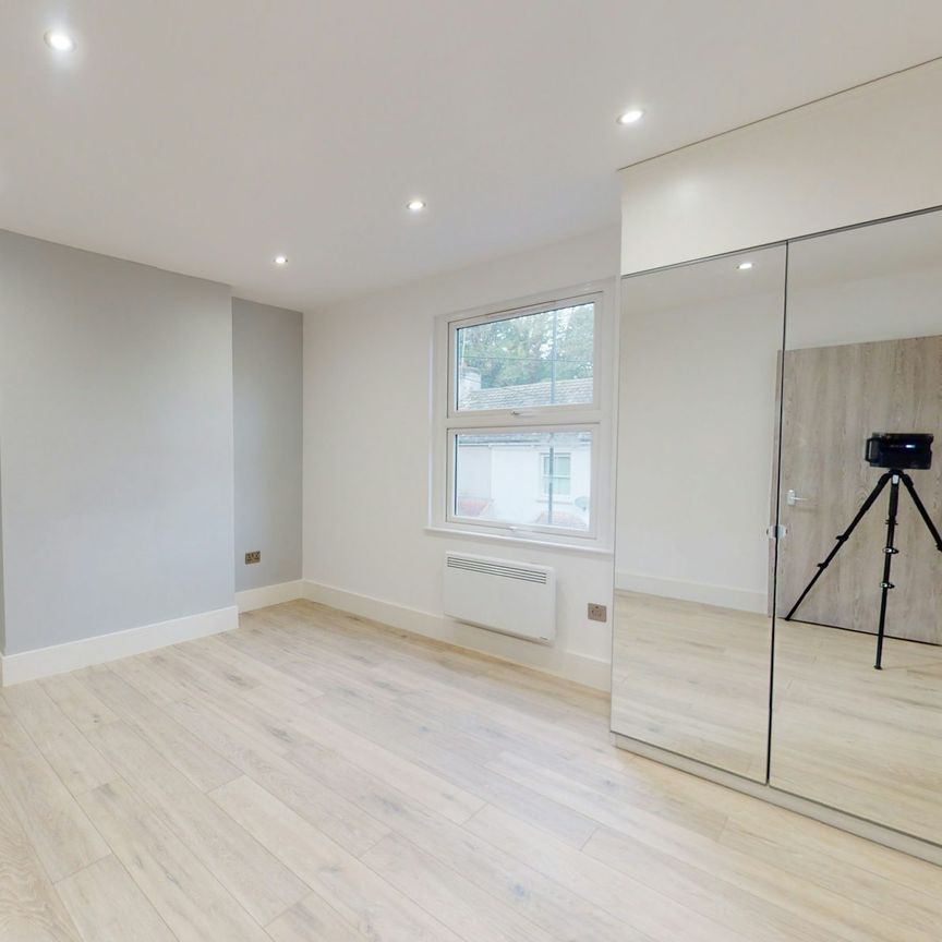 Flat to rent on - Photo 1
