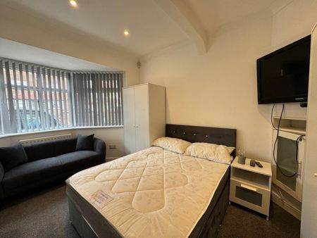 Burgess Avenue, Kingsbury, NW9 - Photo 3