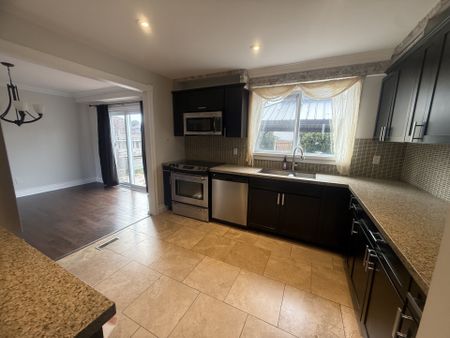 For Lease - 18 Fagan Drive, Halton Hills, Ontario - Photo 5