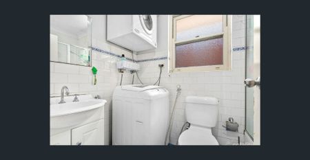 Perfectly Positioned for Ultimate Convenience - Photo 4