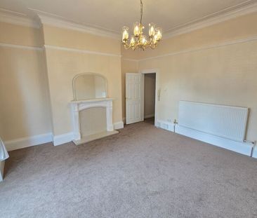 Flat 2, Albion Road, Scarborough - Photo 2