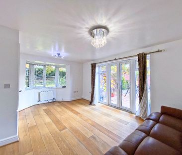 Grant Drive, Church Crookham, Fleet, Hampshire, GU52 - Photo 2