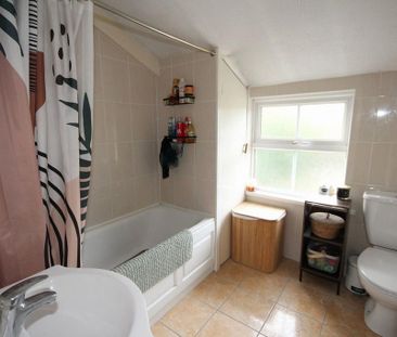 2 bedroom terraced house to rent - Photo 2